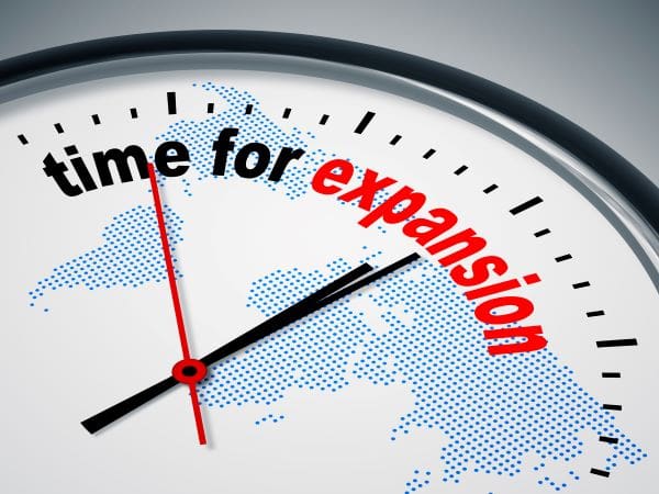 Business Expansion Timing: How to Know When to Grow